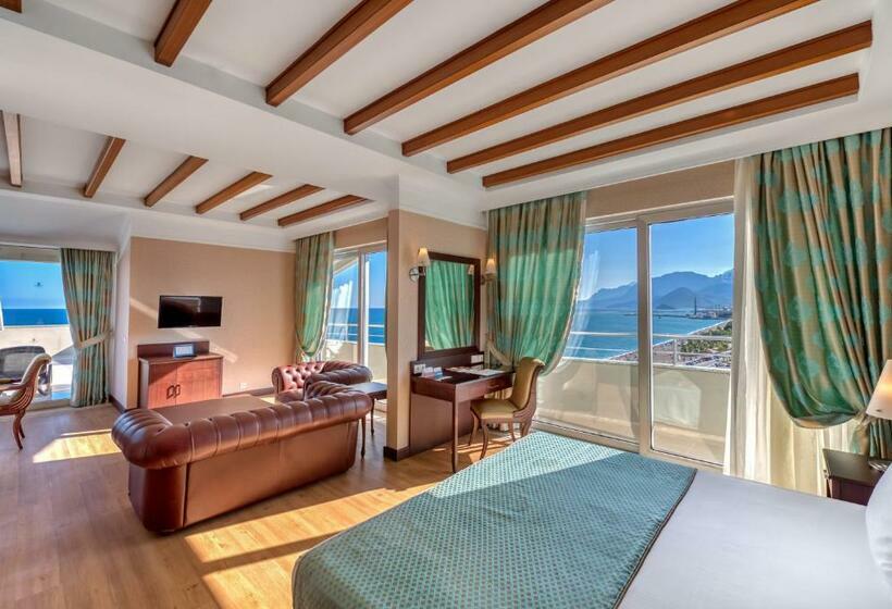 سوئیت سینیور, Porto Bello Hotel Resort & Spa