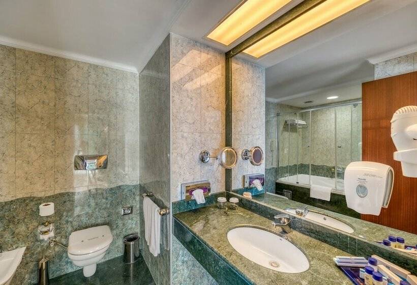 سوئیت سینیور, Porto Bello Hotel Resort & Spa