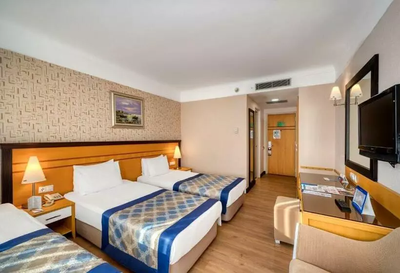 اتاق استاندارد سه نفره با چشمانداز کنار دریا, Porto Bello Hotel Resort & Spa