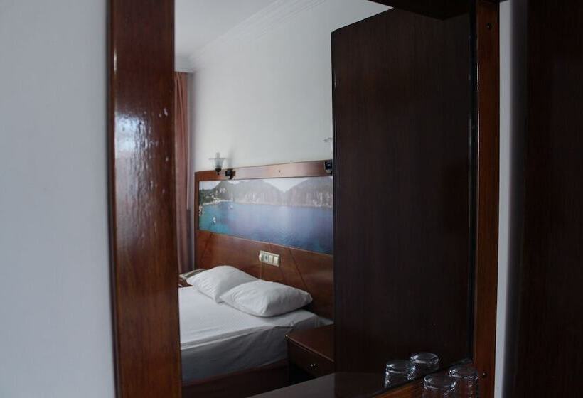 스탠다드 트리플 룸, Semoris