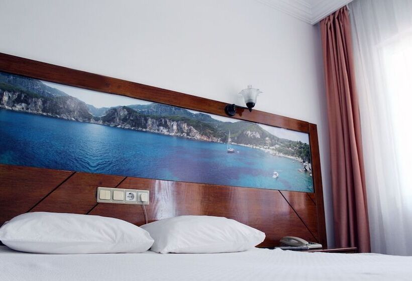 스탠다드 트리플 룸, Semoris