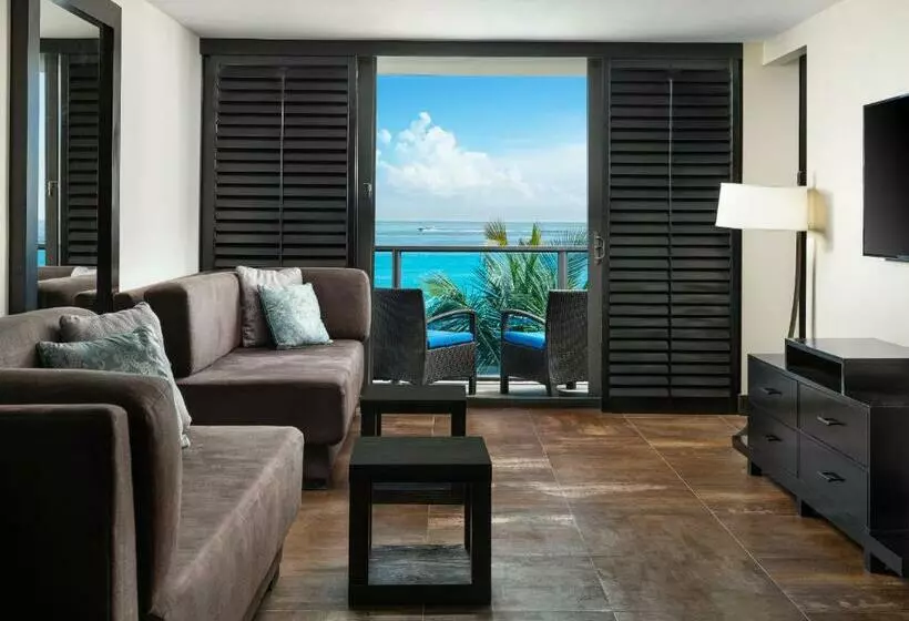 Suite King Bed