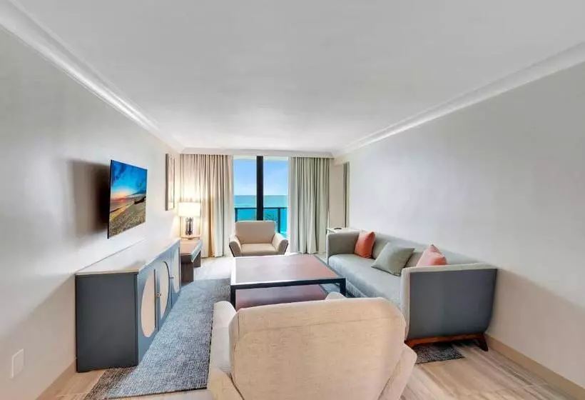 Sviitti King-vuode, Tideline Palm Beach Ocean Resort And Spa