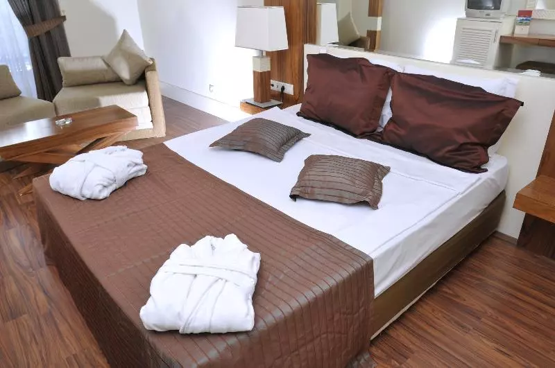 اتاق استاندارد با چشم‌انداز استخر, Meder Resort Hotel   Ultra All Inclusive