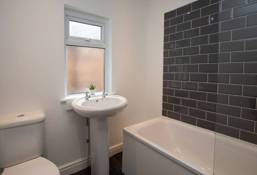 חדר סטנדרט חדר אמבטיה משותף, Townhouse @ 97 Ruskin Road Crewe