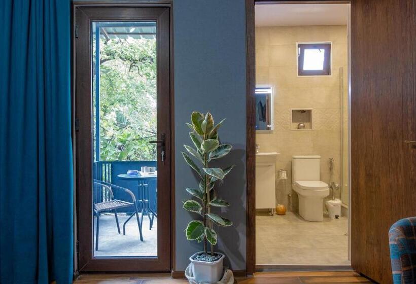 استودیوی استاندارد, 4 Rooms