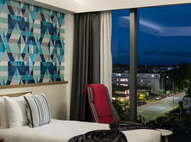 Студия Стандарт, Carnmore Hotel Christchurch