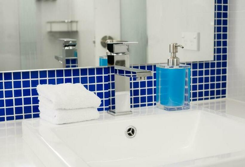 带大床的标准工作室, Carnmore Hotel Christchurch