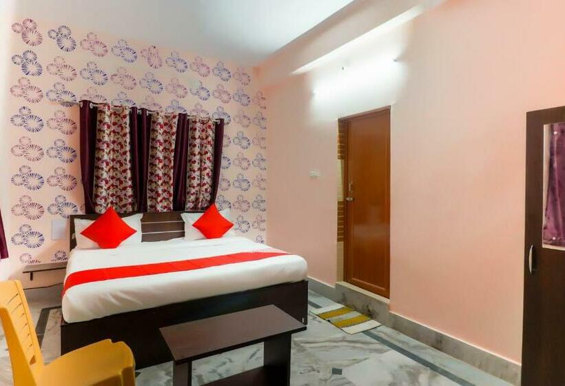 Pokój Trzyosobowy Klasyczny, O Aarshi Palace