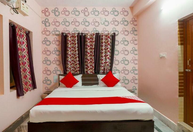 Pokój Trzyosobowy Klasyczny, O Aarshi Palace