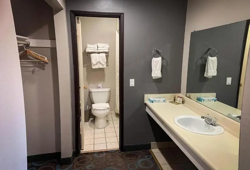 ファミリールーム, Ventura Grand Inn