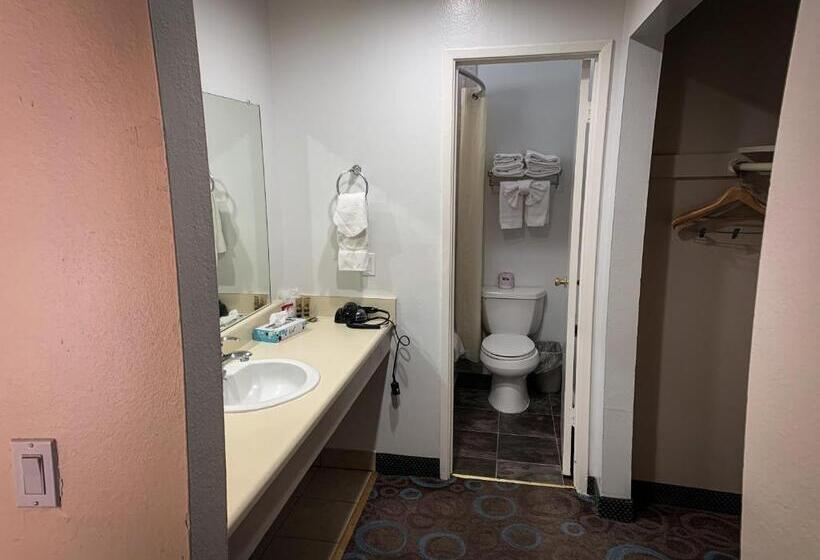 Номер Стандарт, Ventura Grand Inn