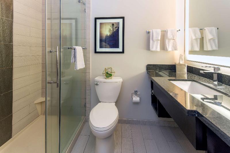 스탠다드 룸 킹사이즈 침대, Doubletree By Hilton Hotel Savannah Historic District