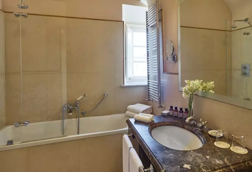 スーペリアの４人部屋, Bagni Di Pisa Palace & Thermal Spa   The Leading Hotels Of The World
