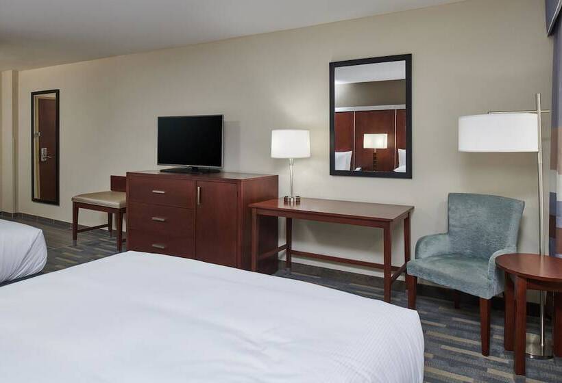 带2个双人床的标准工作室, Doubletree By Hilton Raleigh Crabtree Valley