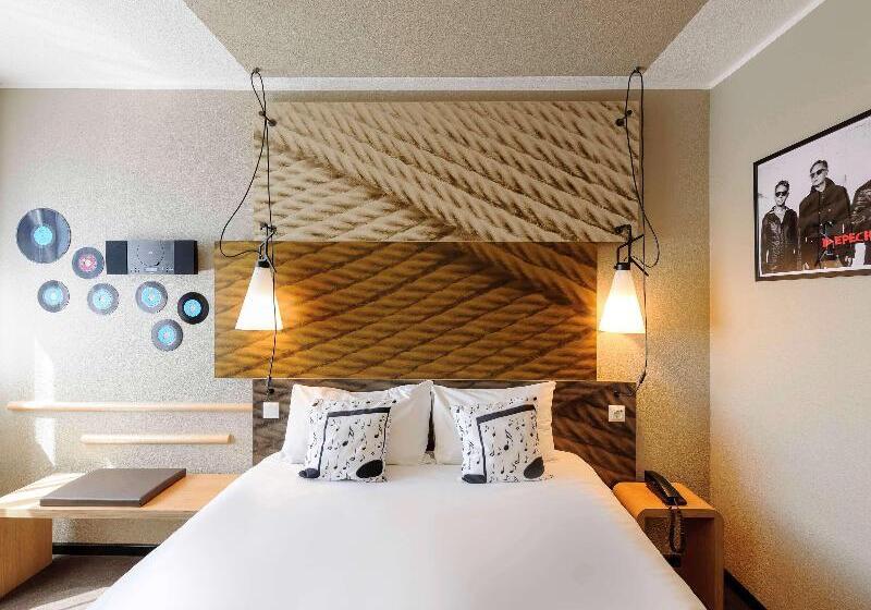 Люкс, Doubletree Suites By Hilton At The Battery Atlanta