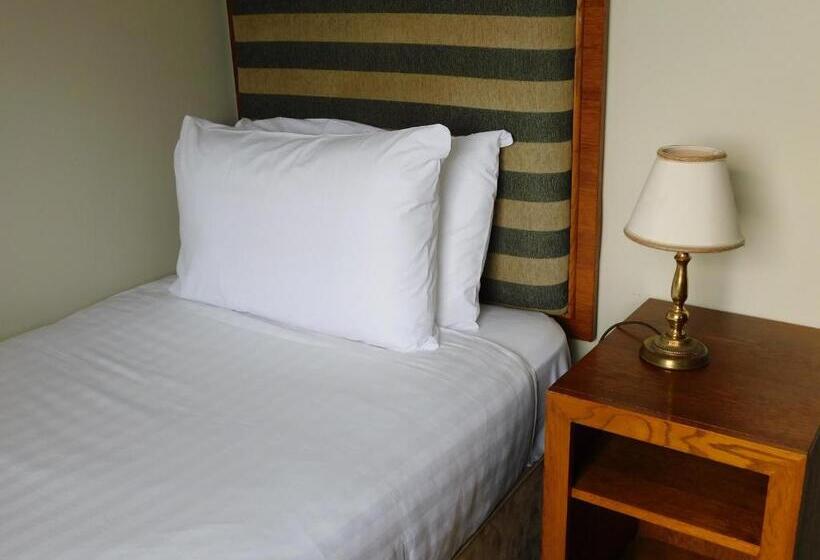 标准单人间, Gretna Hall