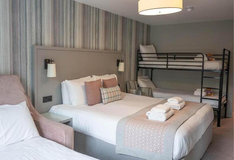 家庭间, Gretna Hall