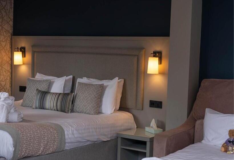 家庭间, Gretna Hall