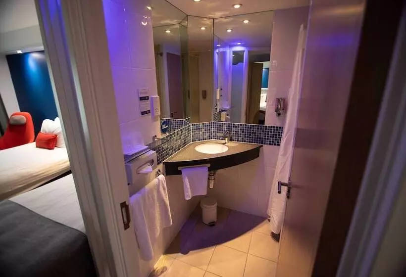 スタンダードルーム, Holiday Inn Express London Stansted Airport, An Ihg