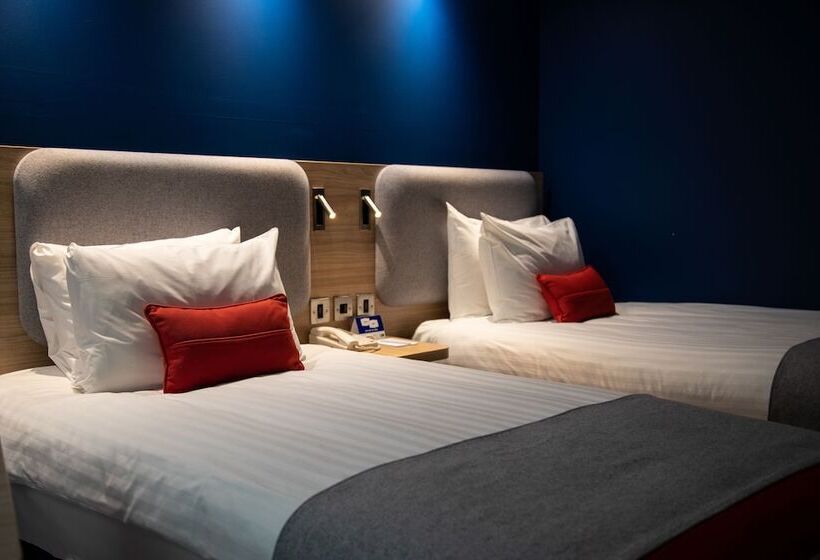 Номер Стандарт, Holiday Inn Express London Stansted Airport, An Ihg