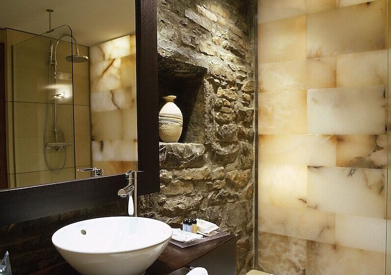 标准间, Los Siete Reyes