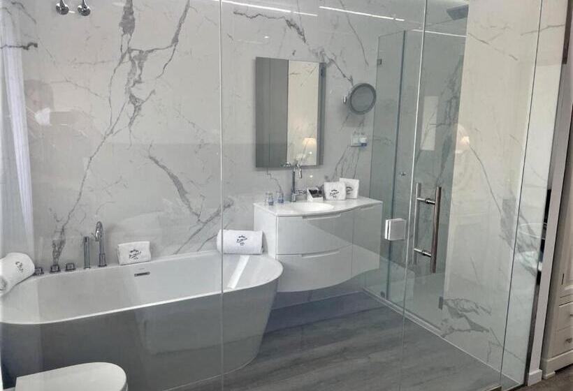 سوییت جونیور, Malaga Picasso