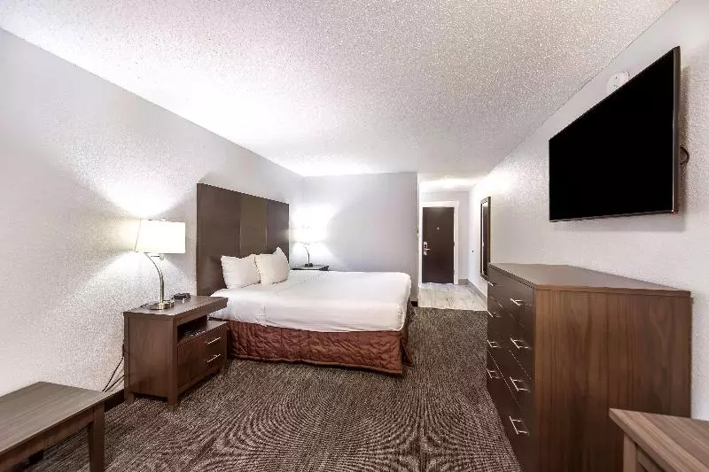 キングサイズベッドのスタンダードルーム, Red Lion Inn & Suites Grants Pass