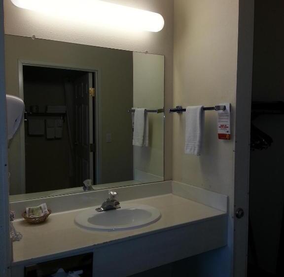 غرفة قياسية سرير كينج, Super 8 By Wyndham Page/lake Powell