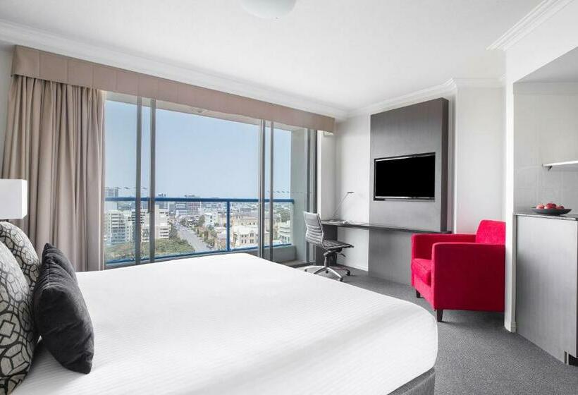 스탠다드 룸, Mantra On Queen