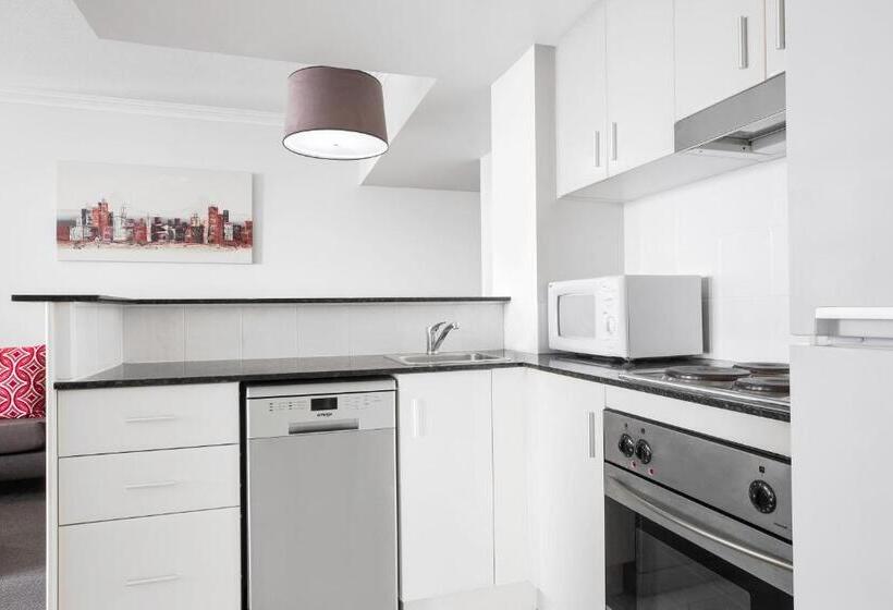 1 Bedroom Apartment River View, Mantra On Queen