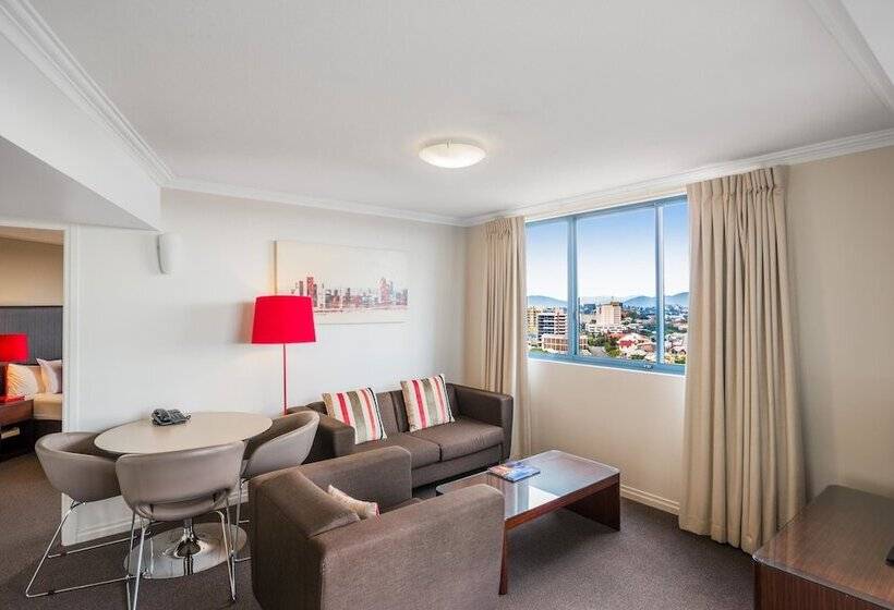 침실 2개 아파트, Mantra On Queen