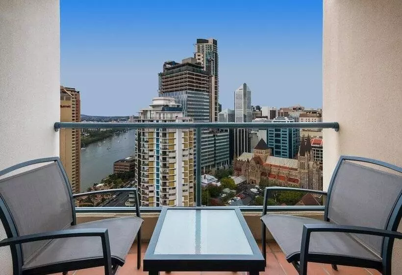 1 Bedroom Apartment River View, Mantra On Queen