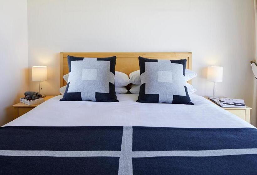 스탠다드 스튜디오, Breathtaker Hotel And Spa