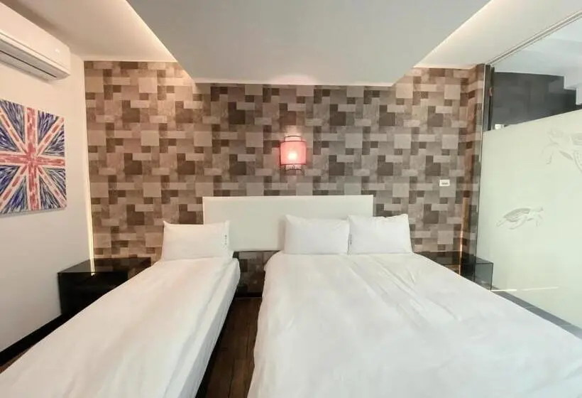 اتاق استاندارد سه نفره, Love River Inn 愛河日央