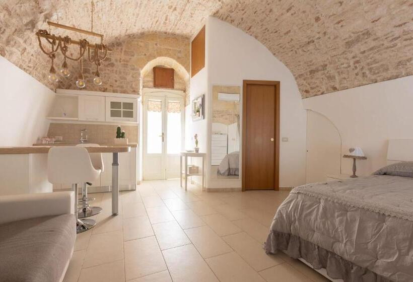 חדר לארבעה סטנדרטי עם נוף לגינה, B&b La Finestra Sui Giardini