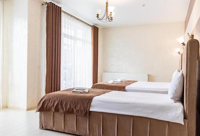 اتاق لوکس سه تخته, Gold Palace Wellness & Spa