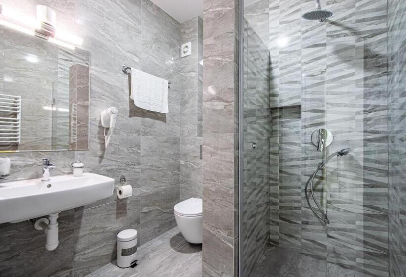 اتاق استاندارد سه نفره, Gold Palace Wellness & Spa