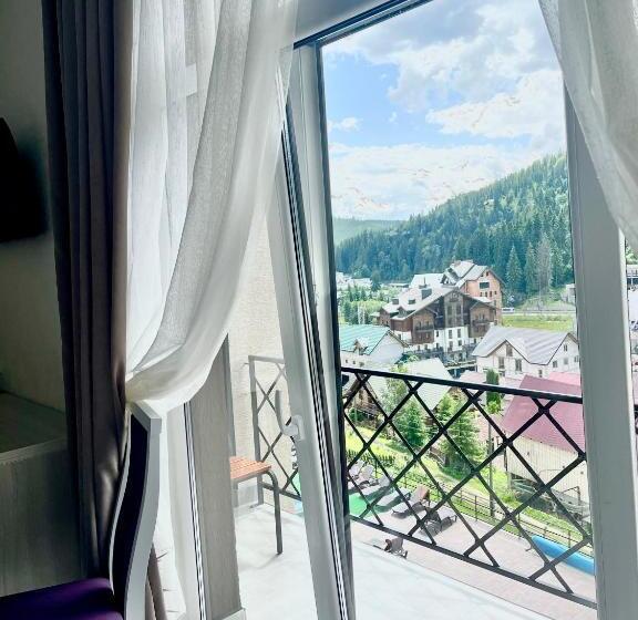 اتاق خانوادگی با چشم‌انداز کوه, Gold Palace Wellness & Spa