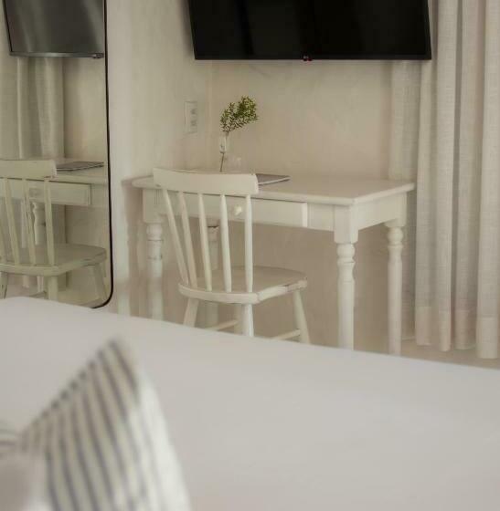 ガーデンビュースタンダードルーム, Aurora E Vale