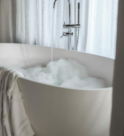 ガーデンビュースタンダードルーム, Aurora E Vale