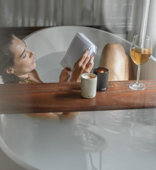 ガーデンビュースタンダードルーム, Aurora E Vale