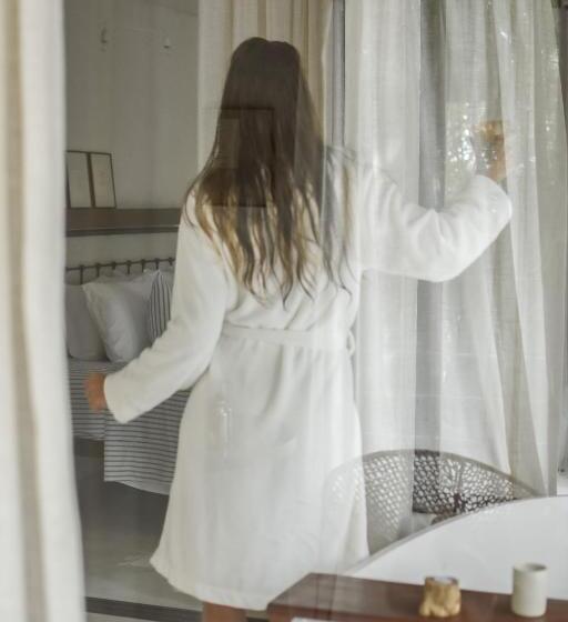 ガーデンビュースタンダードルーム, Aurora E Vale