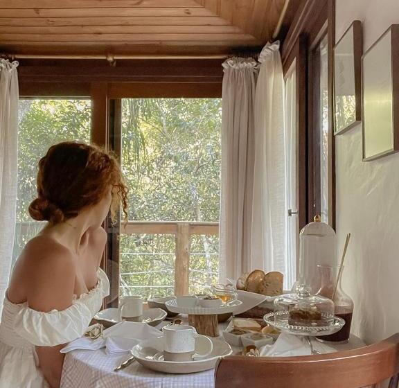 ガーデンビュースタンダードルーム, Aurora E Vale