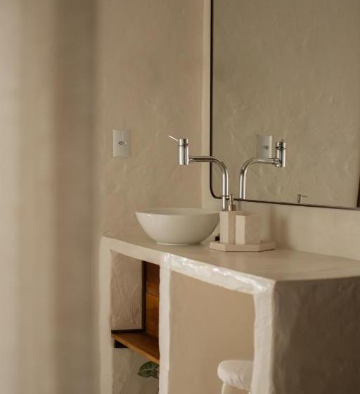 ガーデンビュースタンダードルーム, Aurora E Vale