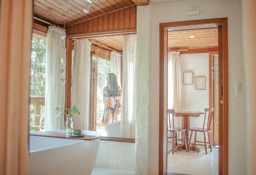 ガーデンビュースタンダードルーム, Aurora E Vale