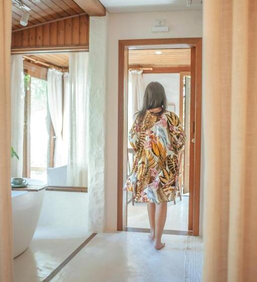 ガーデンビュースタンダードルーム, Aurora E Vale