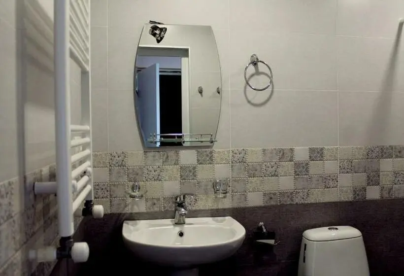 اتاق استاندارد با بالکن, Sighnaghi Inn