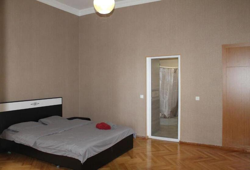 اتاق استاندارد, Sighnaghi Inn