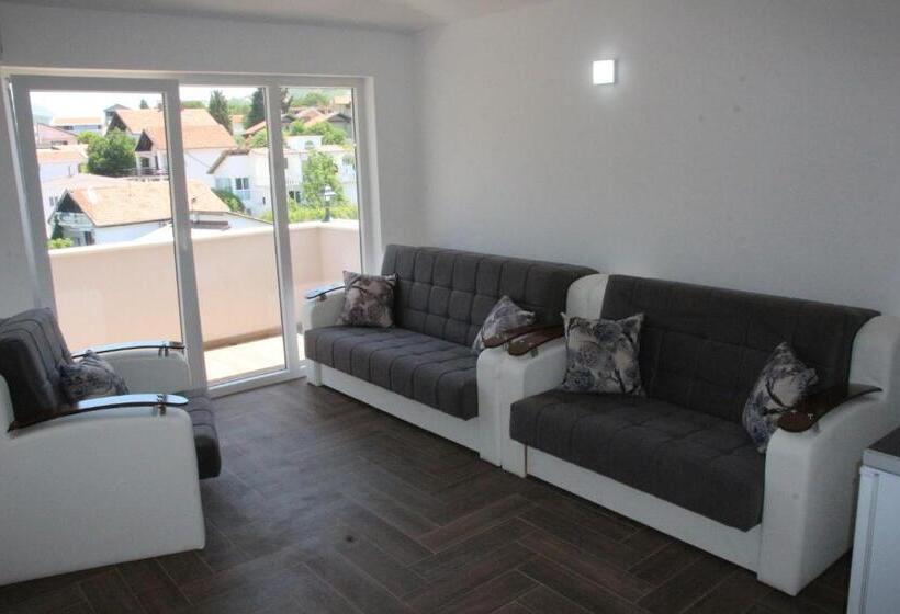 سوییت جونیور لوکس, Zigovic Apartmani